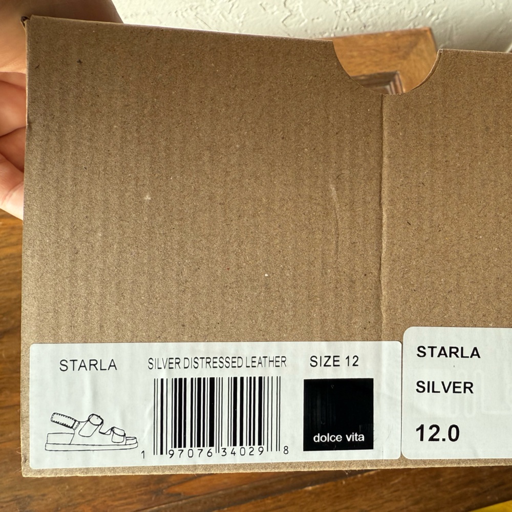 Dolce Vita Silver Footbed Sandals with strap - Picture 5 of 5